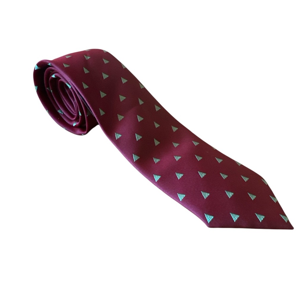 VTG Avon Necktie Men’s Tie Burgundy Christmas Trees 1985